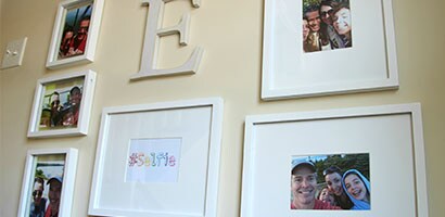 Galería de selfies en la pared